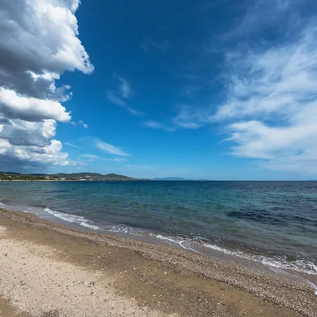 Дом отдыха Mediterranee Beachfront Summer House By Luxlikehome *