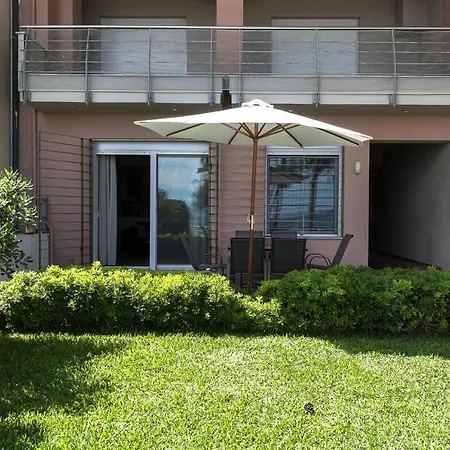 Mediterranee Beachfront Summer House By Luxlikehome Casa de Férias